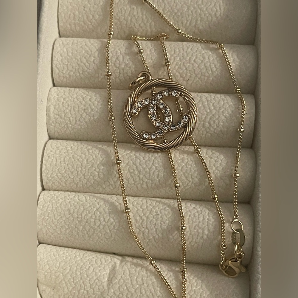 Chanel Zipper Pull - Picture 4 of 5